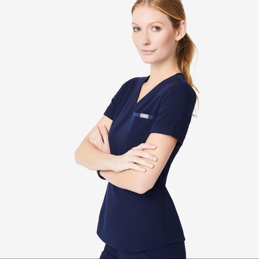 Figs Women’s Navy Zinga scrub top